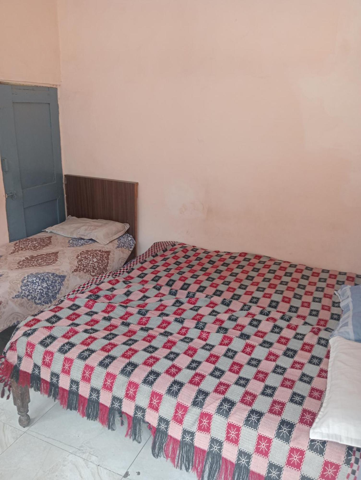 Ever Green Guest House Travel&PG New Delhi Eksteriør bilde